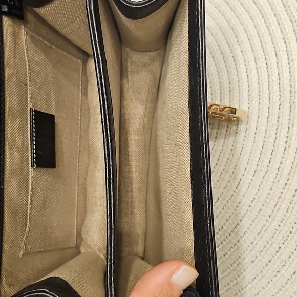 Authentic Gucci Interlock Black Crossbody Bag with Gold Accents - Picture 8 of 13